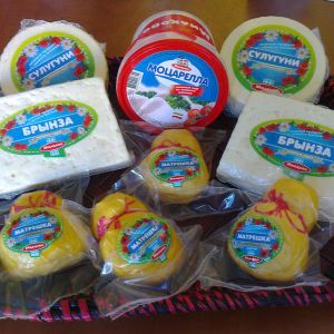 Сырные продукты. «Адыгейский» , «Фермерский» , «Косичка копченая» , «Сулугуни» , «Брынза» , «Моцарелла» 