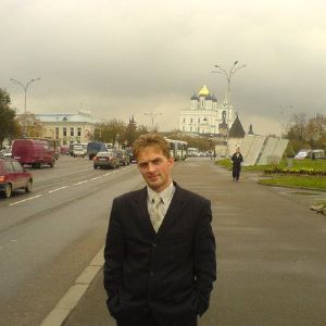Александр Александров.     Наша компания оказывает услуги по доставке Вашего груза и таможенной  очистке на территории РФ. Мы работаем на  Балтийской, Санкт-Петербургской, Пулковской и акцизной  таможнях.