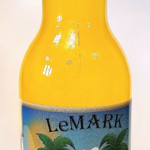 Крафтовый лимонад LeMARK - безалкогольный сильногазированный напиток на растительном сырье со вкусом «Маракуйя- малина».   В составе премиальные натуральные ингредиенты из Германии, содержит натуральный сок.