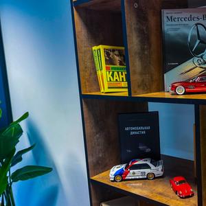 В Химках есть место, где понимают ваш бизнес.
Наш офис в Химках — это больше, чем рабочие места. Это клуб единомышленников. Мы создали пространство, в котором приятно думать, творить и делиться идеями. Хотите лично познакомиться, обсудить проект за чашкой кофе, отвлечься на игру в PS5 или найти вдохновение в нашей библиотеке — двери всегда открыты. Убедитесь, что вашим digital-партнером станут живые и увлеченные люди.