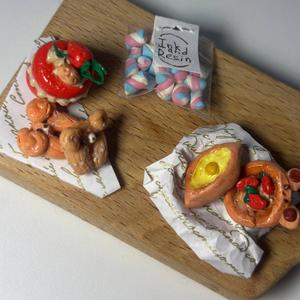 Миниатюра, есть возможность сделать из них брелоки и магниты