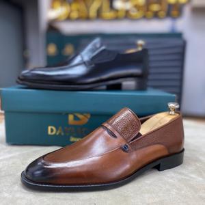 Classic_shoes_e
