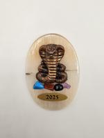 Магнит кобра из натуральных камней ma09