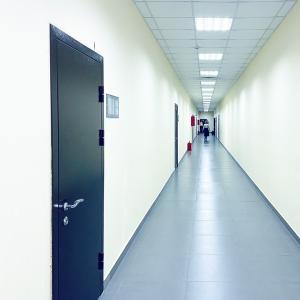 Вход в офис компании Интер-фрейт Восток