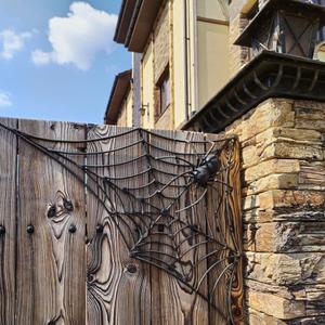 Калитка с кованными элементами