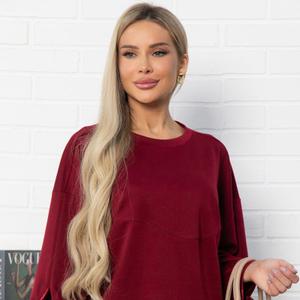 Джемпер бордовый с завязками на рукавах от бренда LT Collection. Свободный джемпер из трикотажа — ваш идеальный спутник на каждый день. Устали от скучных образов? Ищете вещь, которая станет базой вашего гардероба? Этот джемпер — то, что вам нужно. Он сочетает комфорт, стиль и универсальность. Завязки на рукавах добавляют оригинальности и индивидуальности. Сочетайте его с джинсами, юбками или брюками. Он станет вашим любимым элементом для создания стильных и уютных образов.