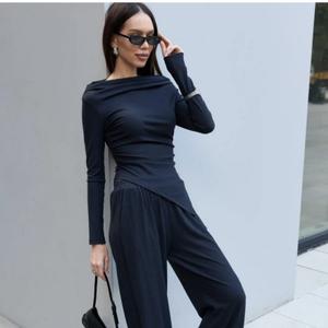 Двойка лонгслив брючки на резинке , Ткань кашкорсе , тёплая и комфортная