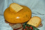 Сыр КУРШАВАЛЬСКИЕ СЫРЫ «КуршавАль» с пажитником, цилиндр до 5 кг