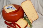 Сыр КУРШАВАЛЬСКИЕ СЫРЫ «КуршавАль» с перцем чили и паприкой, цилиндр до 5 кг