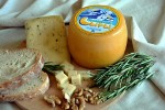 Сыр КУРШАВАЛЬСКИЕ СЫРЫ «КуршавАль» с прованскими травами, цилиндр до 1 кг