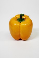Перец искусственный оранжевый 8,2 Х 8,5 см