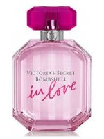 Victoria’s Secret Bombshell In Love