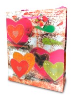 Пакет для подарка  бумажный большой матовый "Цветные сердца" Размер 28х34х9