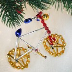 Новогоднее украшение из стеклянных бусин «Велосипед»