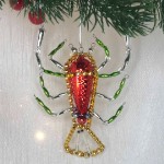 Новогоднее украшение из стеклянных бусин «Рак»