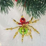 Новогоднее украшение из стеклянных бусин «Паук»