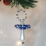 Новогоднее украшение из стеклянных бусин «Соска голубая»