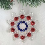 Новогоднее украшение из стеклянных бусин «Звезда мерцающая»