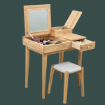 Компактный туалетный столик из массива с откидным зеркалом