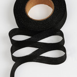 Лента Idealtex нитепрошивная клеевая по долевой 20м 45г/м в инд.упаковке черный 4720B рул.25м