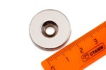 Неодимовый магнит диск 25х5 мм с зенковкой 5.5⁄10.4 мм, N35