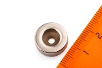 Неодимовый магнит диск 15х4.5 мм с зенковкой 2.5⁄8 мм