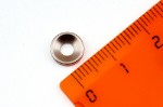 Неодимовый магнит диск 8х2 мм с зенковкой 3⁄6 мм, N35