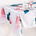 Скатерть квадратная Гортензия на фоне текста