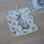 Прихватка Кролик на лужайке