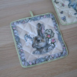 Прихватка Кролик и цветы