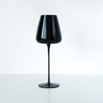 Бокал черного цвета