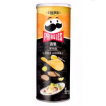 Чипсы Pringles Black truffle velvet mashed potato со вкусом бархатного пюре из черного трюфеля, 80 г