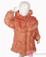 Куртка детская оранжевого цвета с мехом на плечах и на капюшоне