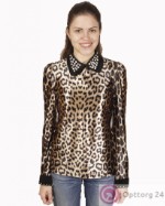 Женская блузка  выполнена из атласного материала с раскраской “Леопард”
