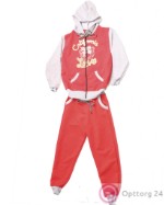 Детский спортивный костюм серо-красного цвета.