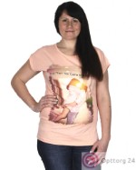 Женская футболка персикового цвета с фото принтом.