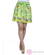 Женская юбка  салатового цвета  с цветным принтом.