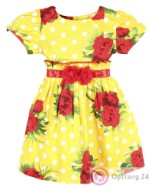 Детское платье жёлтого цвета с  алыми розами и красным поясом.