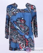 Блузка женская голубая с абстрактным принтом