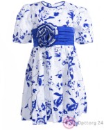 Детское платье белое с синими розами
