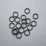 Кольцо пластик 12 мм   черный (170)