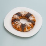 Сдобная выпечка Пончики канадские с начинкой крем творожный, мак