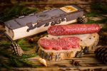 Колбаса, из мяса Медведя, сырокопчёная, с пармезаном, в подарочной упаковке (деревянный пенал)