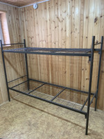 Металлическая двухъярусная кровать