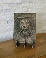 Гипсовая картина Лев